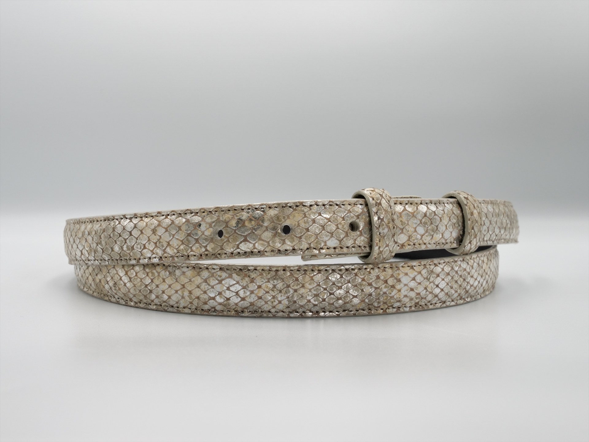 BACALL ASPIS GOAT WHITESAND