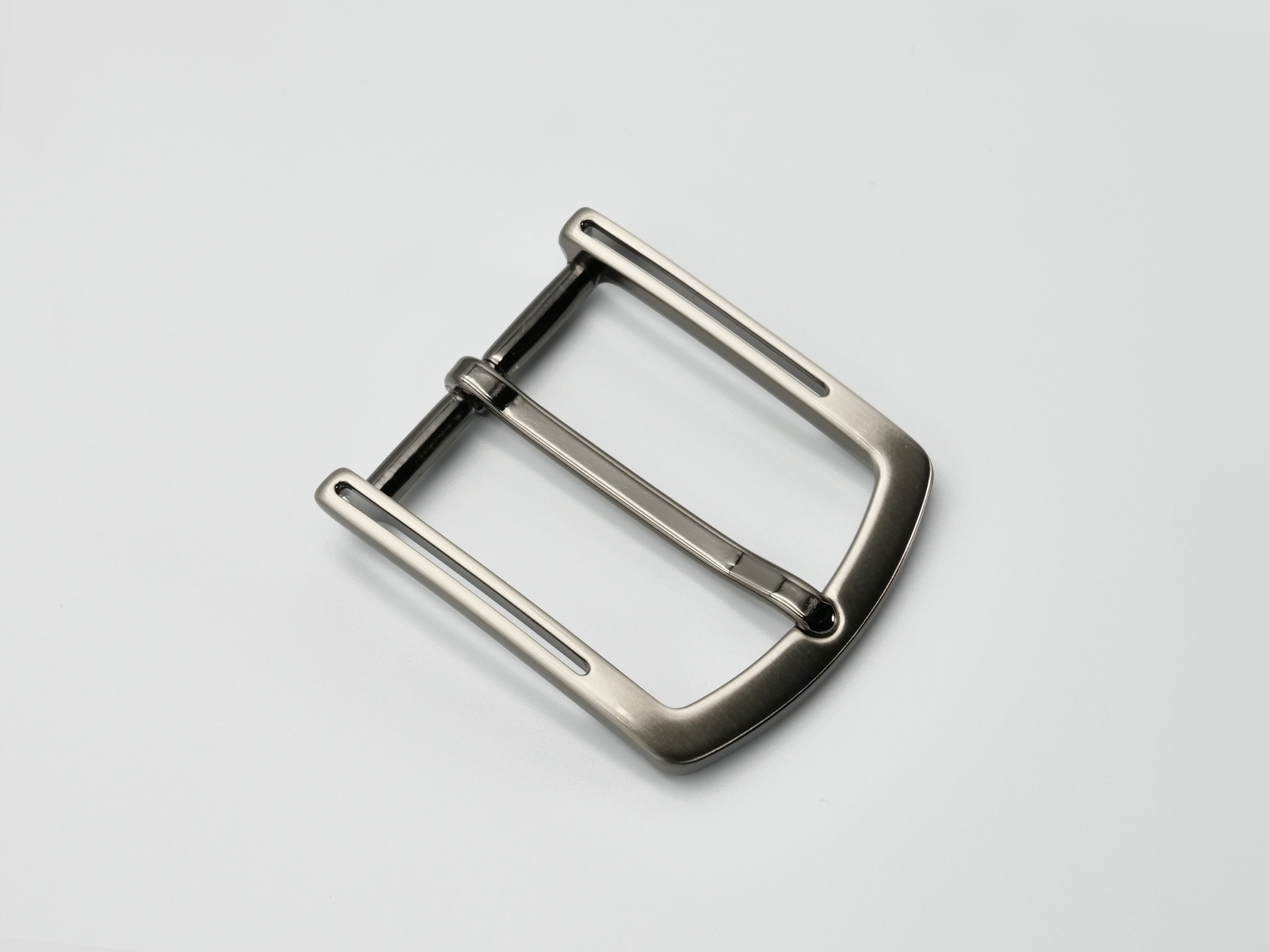 BUCKLE564