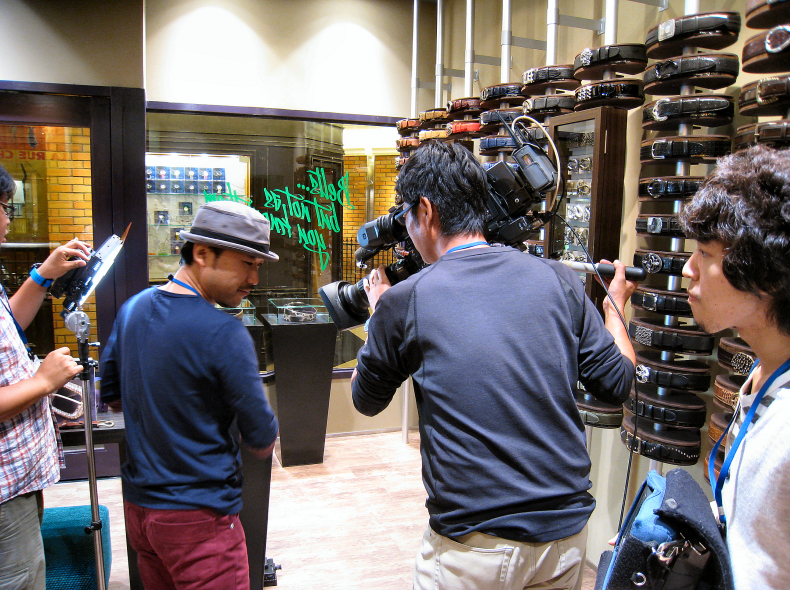 エリオットローズロンドンTV取材