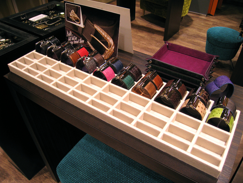 エリオットローズロンドン　バングル