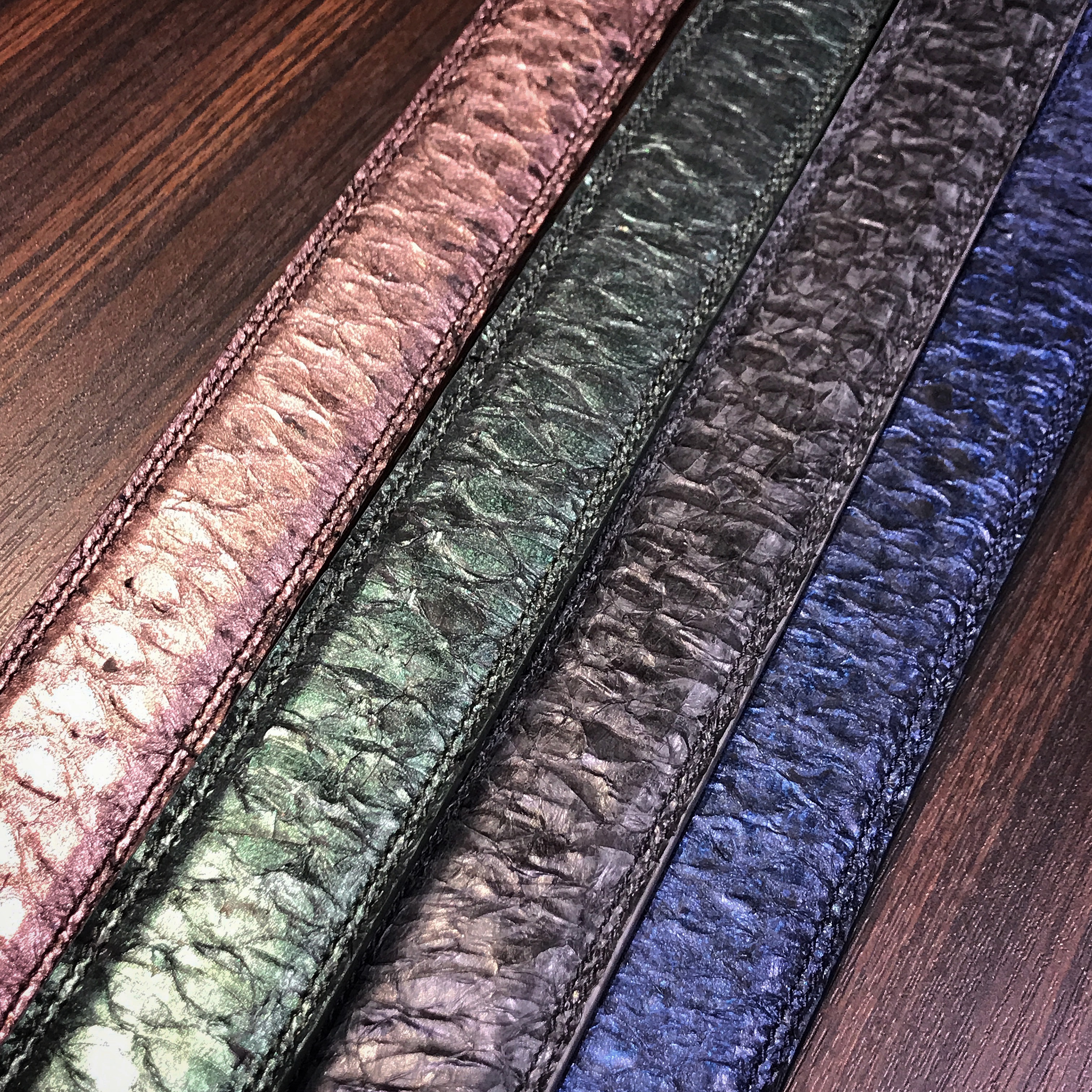 至高のフィッシュスキンレザー