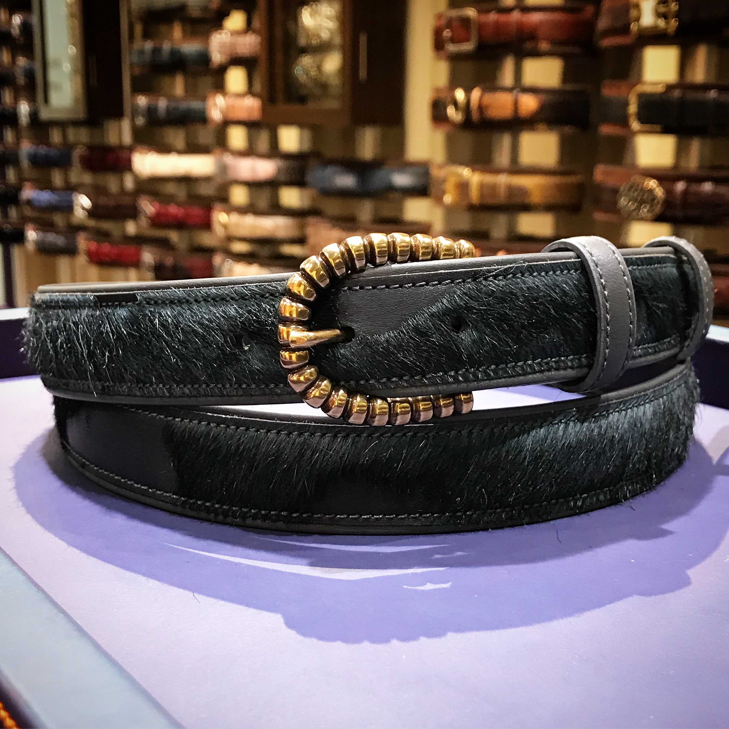 男女に人気のポニーヘア V GOGH