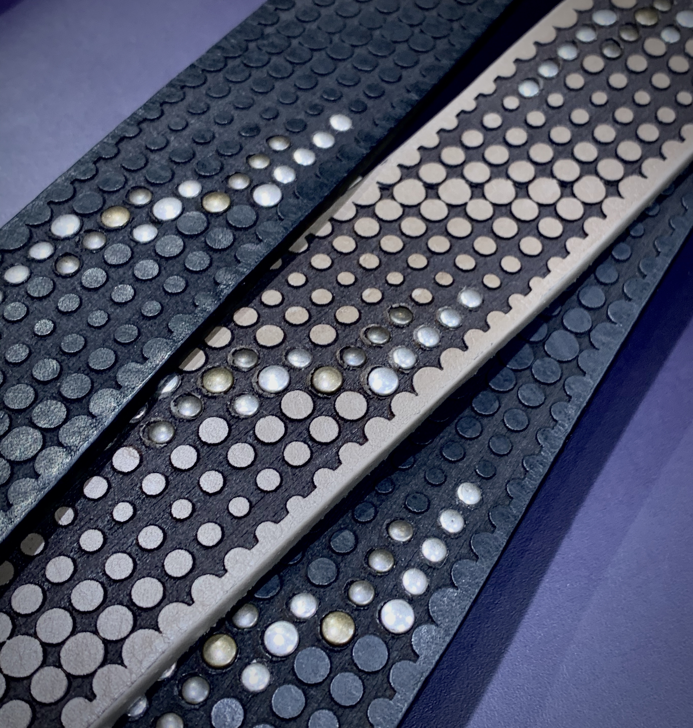 CLYDE STUDDED STRAP 40mm