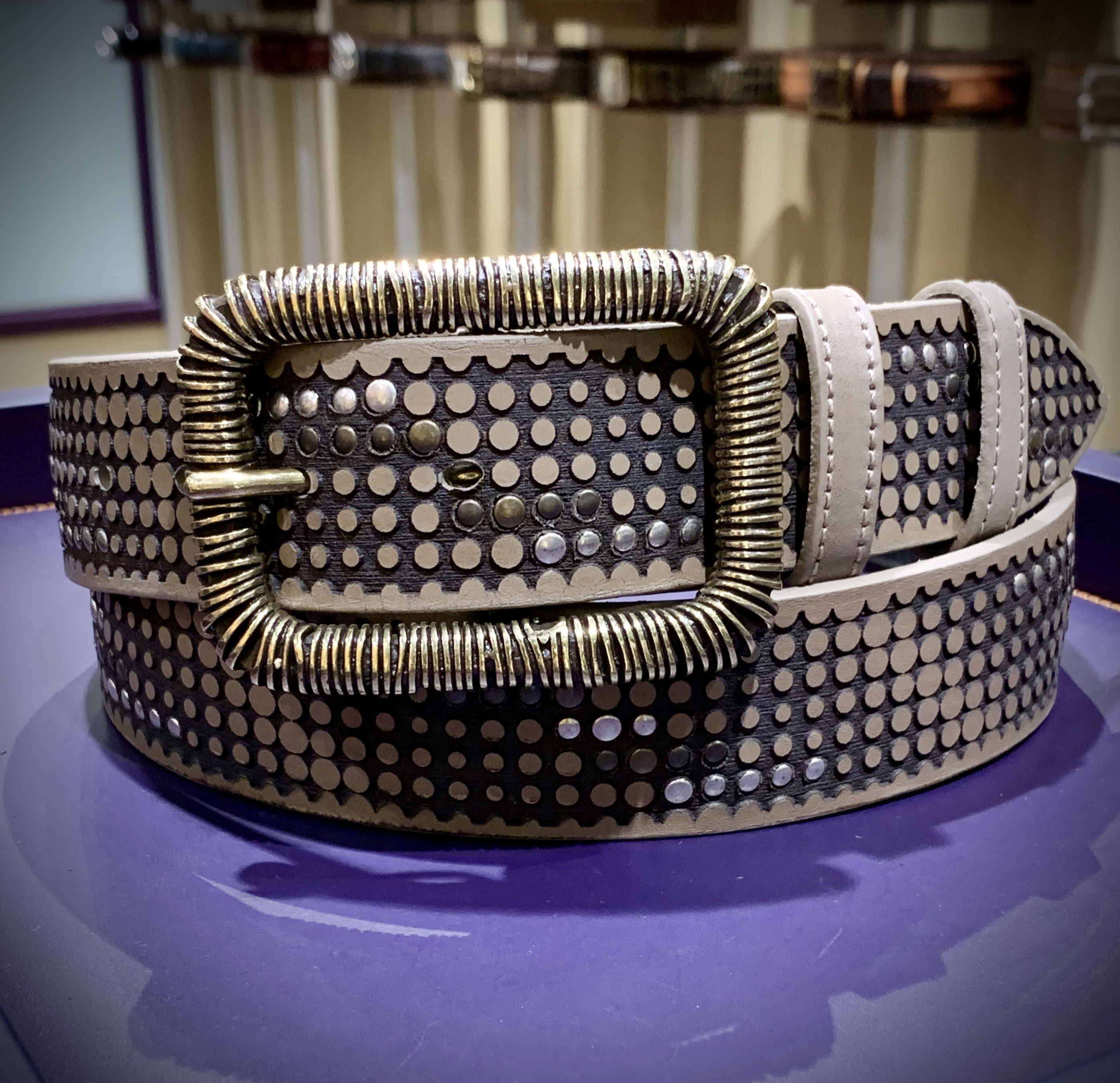 新作CLYDE STUDDED STRAP 40mmが入荷しました