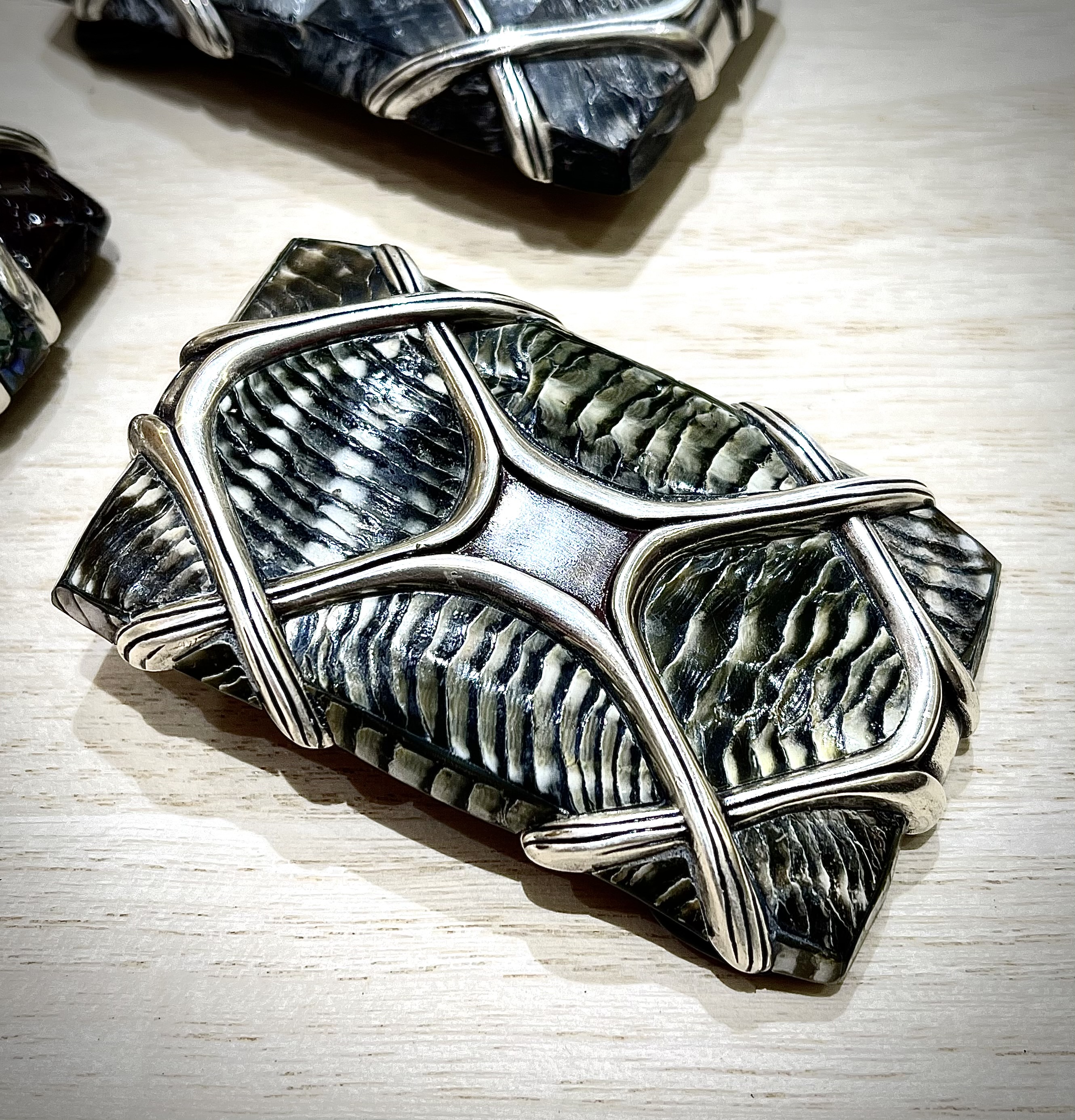 ELLIOT RHODES LONDON SELL BUCKLE